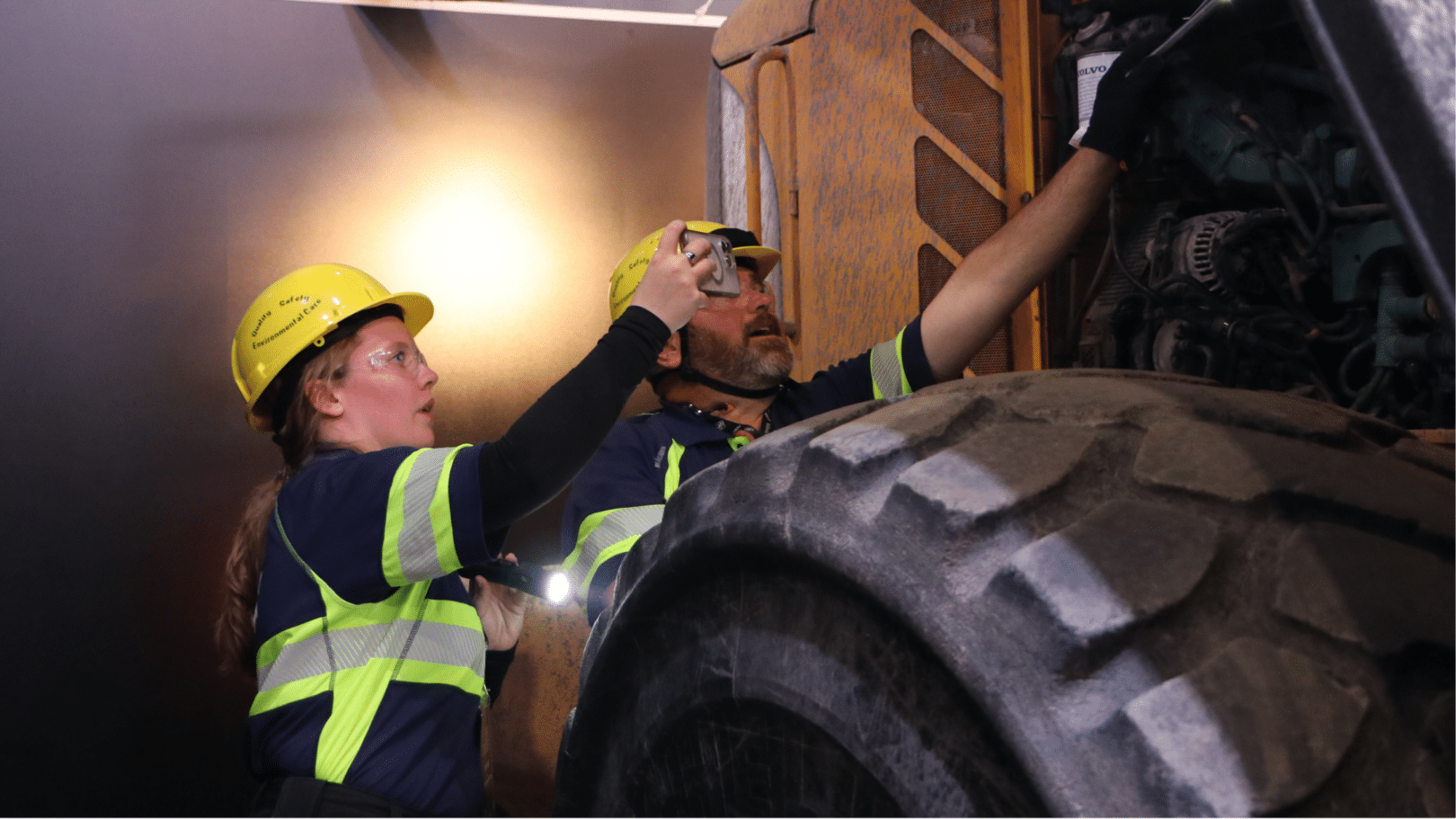 imgExcavator Undercarriage: The Hidden Key to Peak Performance