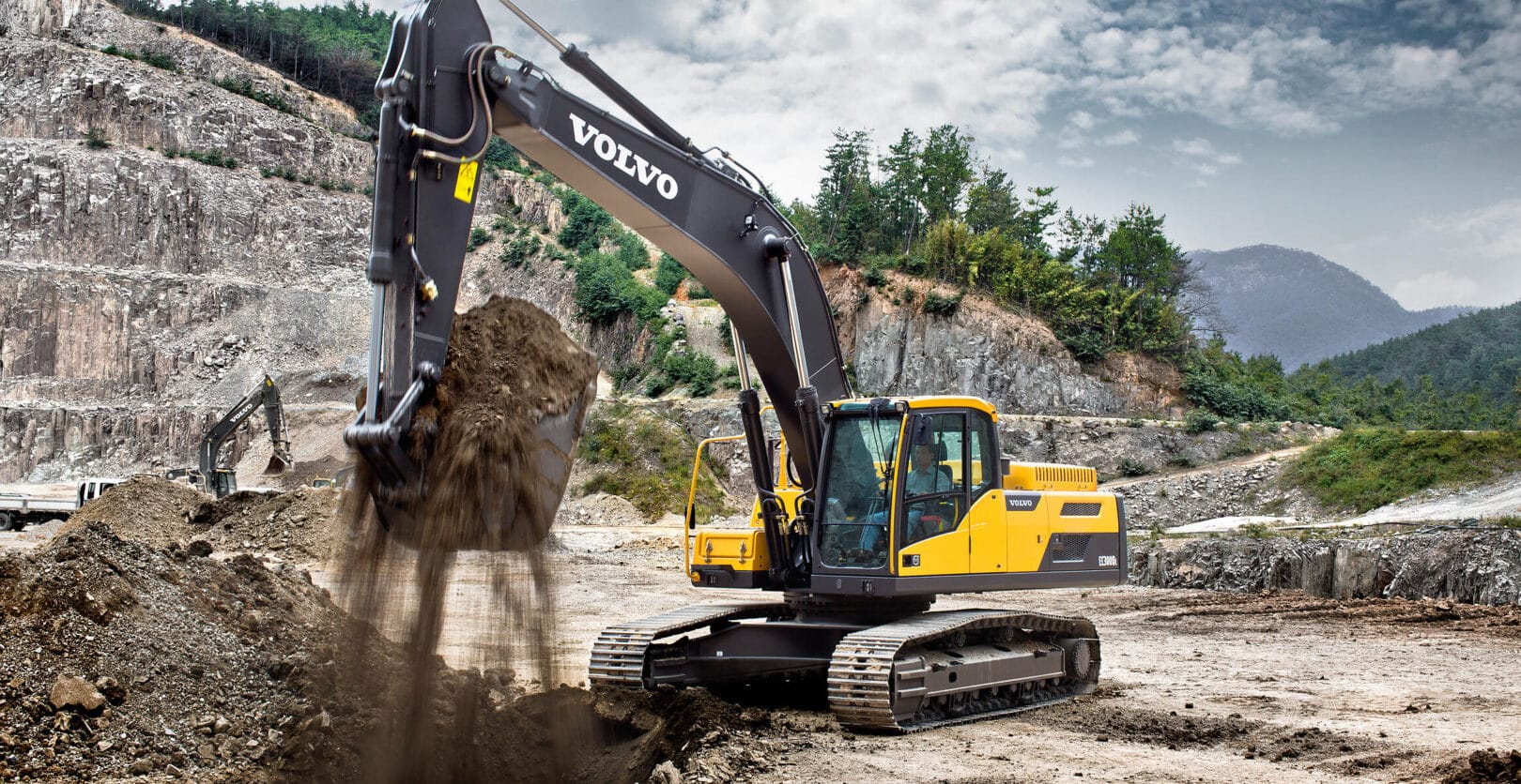 imgExcavator Safety Best Practices: Tips for Protecting Operators and Ensuring Safe Operations